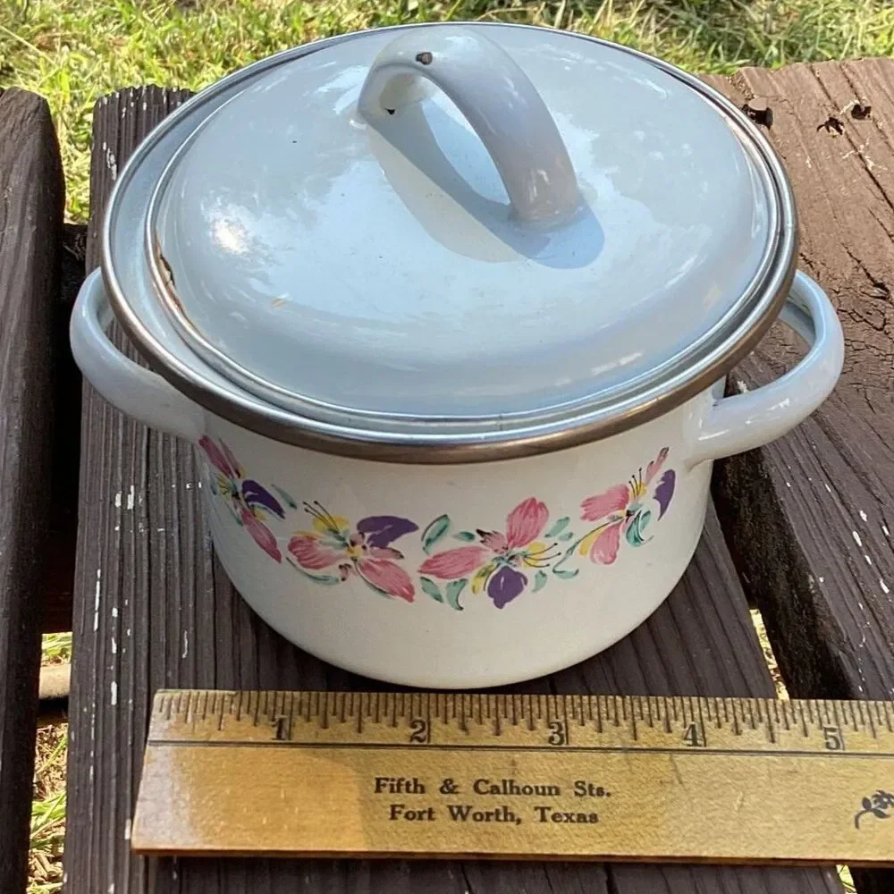 Vintage Enamel Pot with Lid Floral‎ Design Camping Cookware Kitchenware